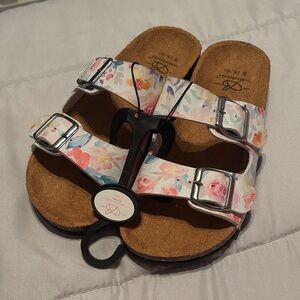 Bobbie Brooks Floral adjustable buckle Sandals size 5/6 NWT
